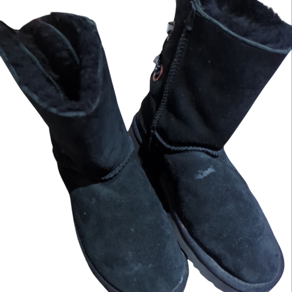 Reg $200 UGG Black Bailey bow diagonal boots size 6 - Picture 5 of 9